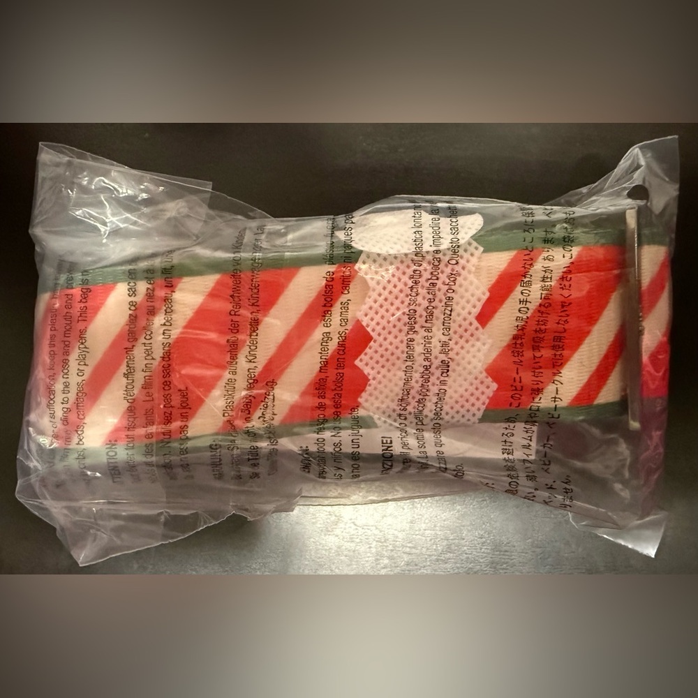 Lug 1.5” Webbed Christmas Strap NWT